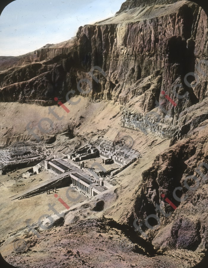 Tempelanlage in Theben | Temple complex in Thebes (foticon-simon-008-041.jpg)